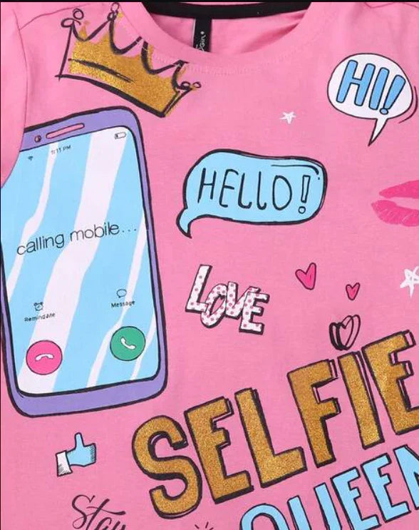 Selfie Queen Graphic Tee