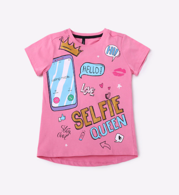 Selfie Queen Graphic Tee
